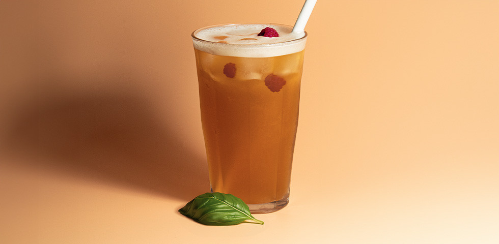 Basilic Twist glacé framboise : une recette florale avec l’infusion Kusmi Tea Aquarosa Basilic Twist glacé framboise : une recette florale avec l’infusion Kusmi Tea Aquarosa
