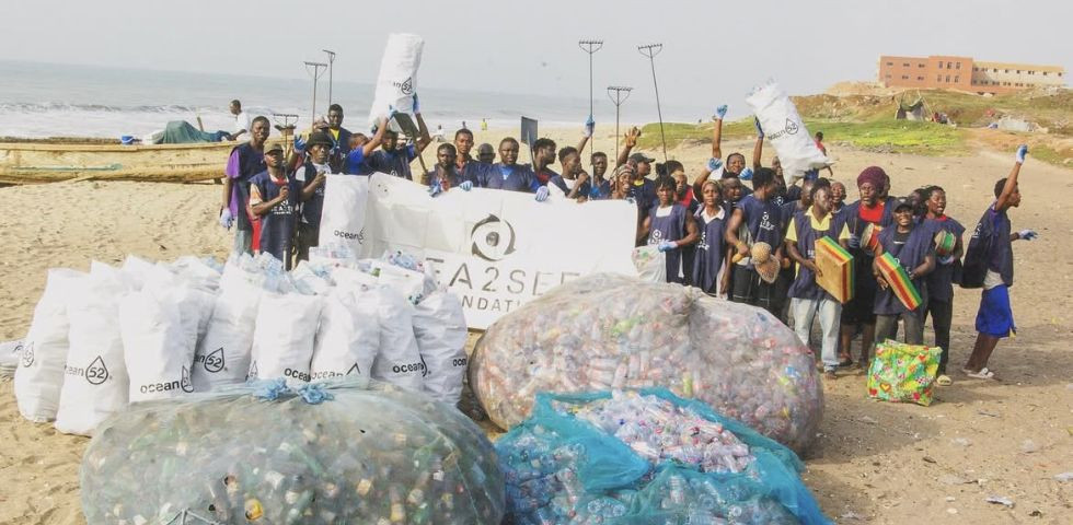 Ocean52 : une bouteille vendue, une bouteille retirée de l’océan