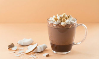 Chocolat chaud à la noix de coco avec Alpro Barista